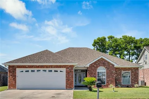 $394,000 | 212 Tulip Drive, Houma, LA 70360
