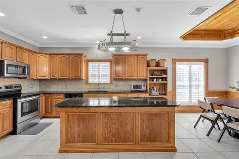 $394,000 | 212 Tulip Drive, Houma, LA 70360