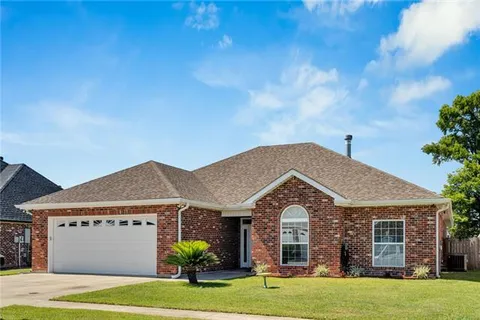 $394,000 | 212 Tulip Drive, Houma, LA 70360