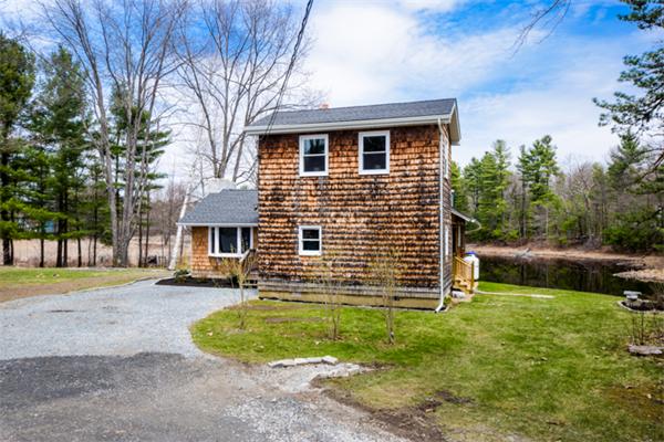 960 Flat Hill Road Lunenburg, MA 01462 - Photo 3 of 22