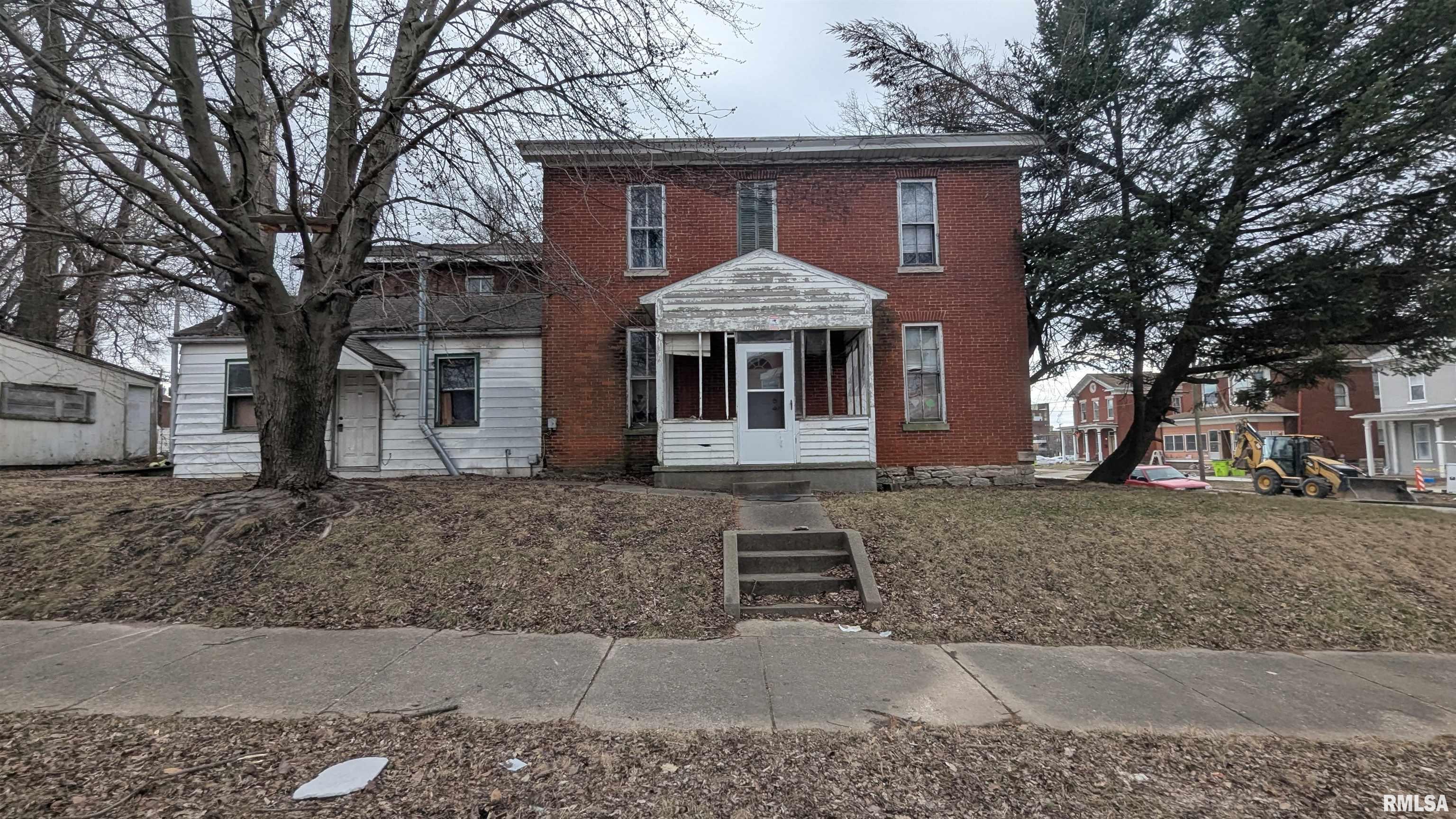 702 Spring Street Quincy, IL 62301 - Photo 1 of 8 Gallery Image 1