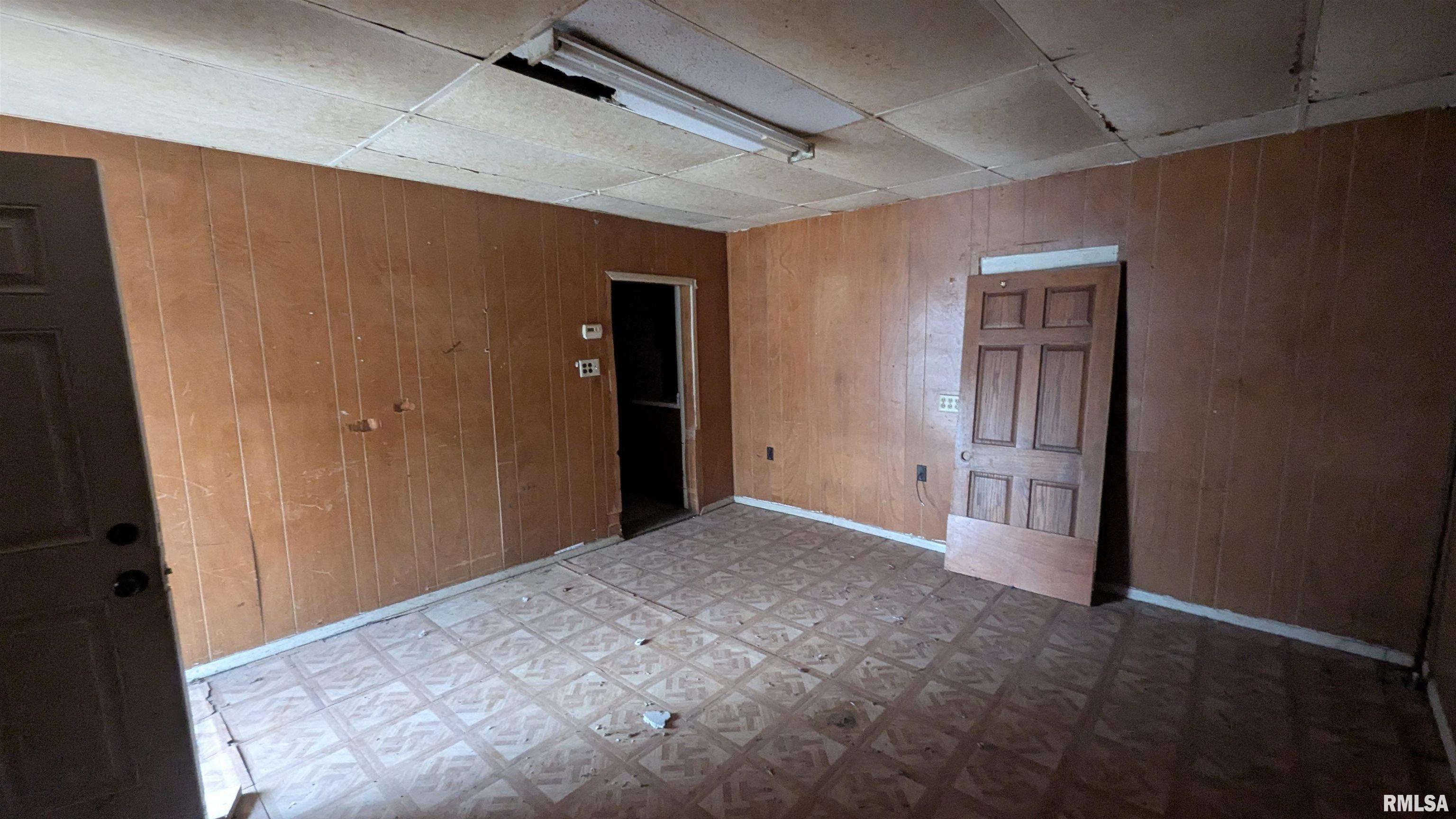 702 Spring Street Quincy, IL 62301 - Photo 4 of 8 Gallery Image 4
