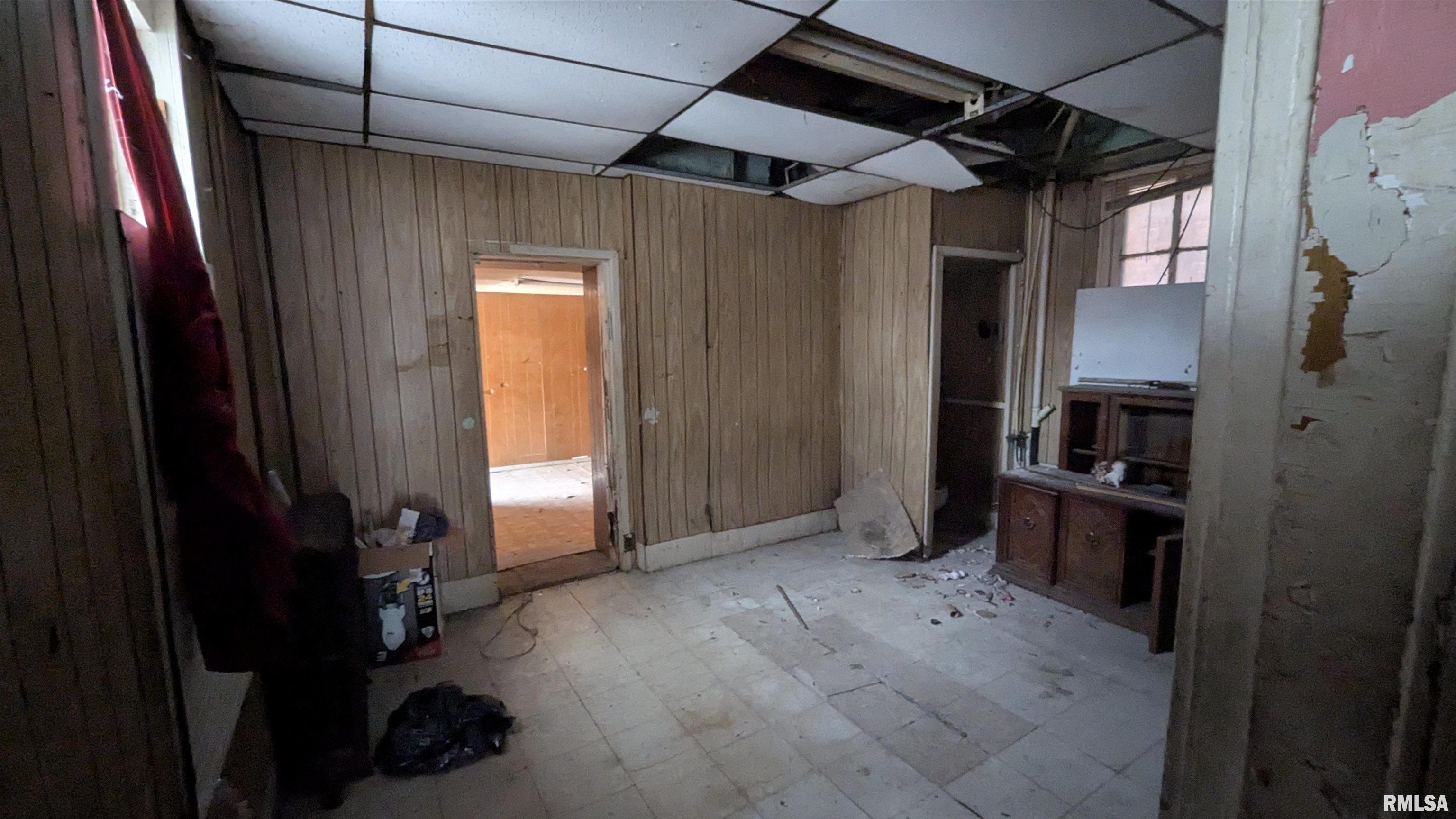 702 Spring Street Quincy, IL 62301 - Photo 5 of 8 Gallery Image 5
