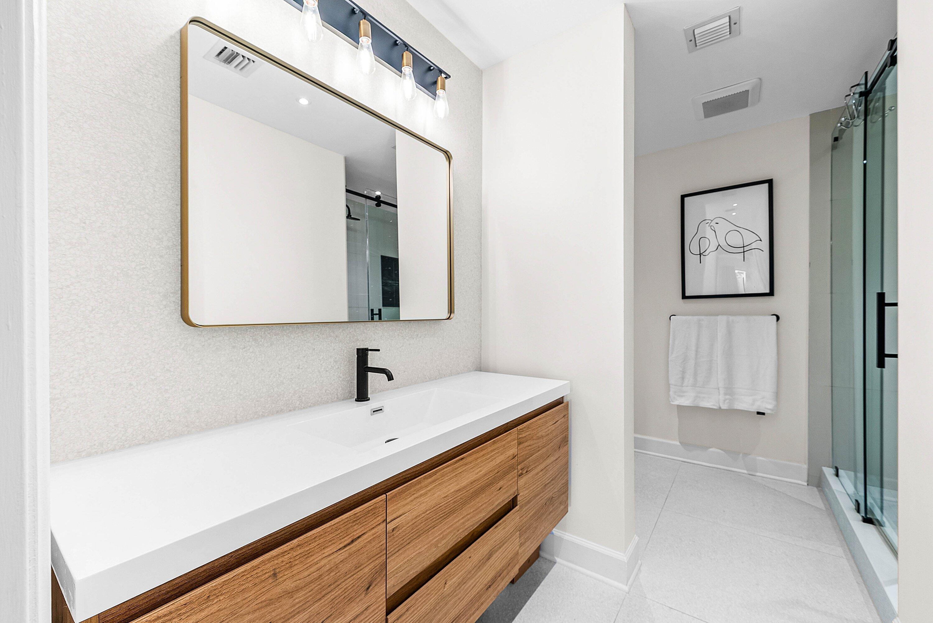 10301 Quail Covey Road, Unit HIBISCUS S Boynton Beach, FL 33436 - Photo 25 of 55 Main Bath