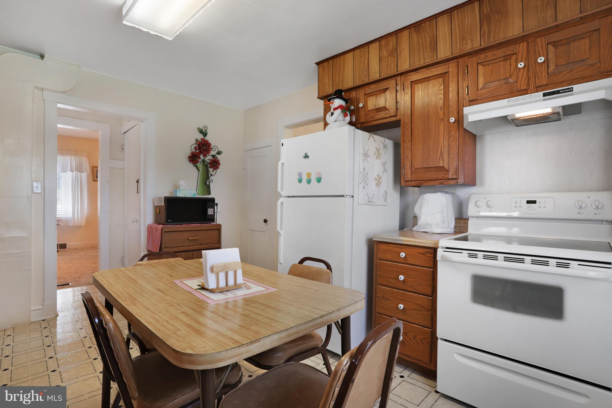 5593 Valley Road Berkeley Springs, WV 25411 - Photo 10 of 26 Kitchen