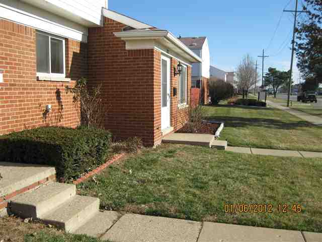 20211 15 Mile Road Clinton Township, MI 48035 - Photo 3 of 9 31087557-2.JPG