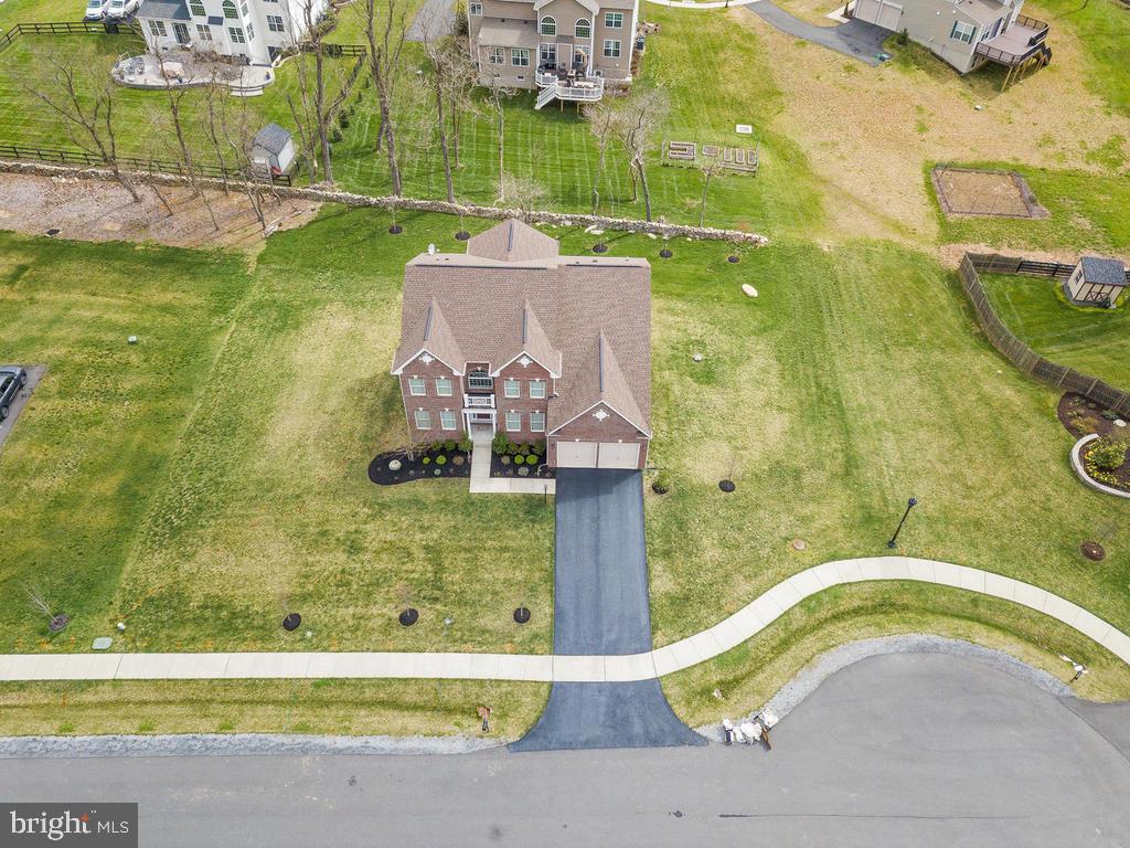 13 Ramsdell Court Round Hill, VA 20141 - Photo 5 of 46 Gallery Image 5