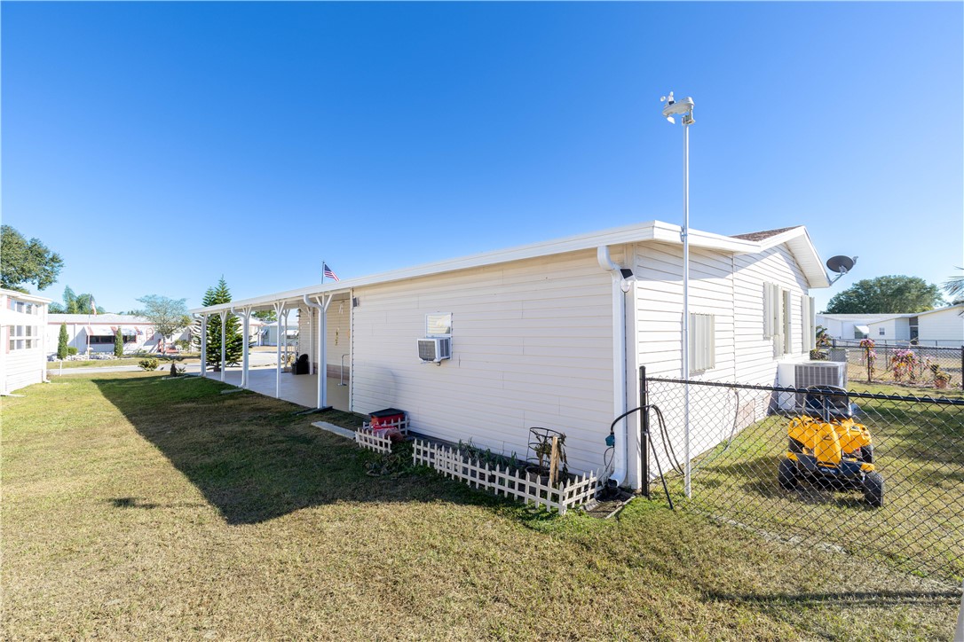 913 Redbud Road Barefoot Bay, FL 32976 - Photo 5 of 31