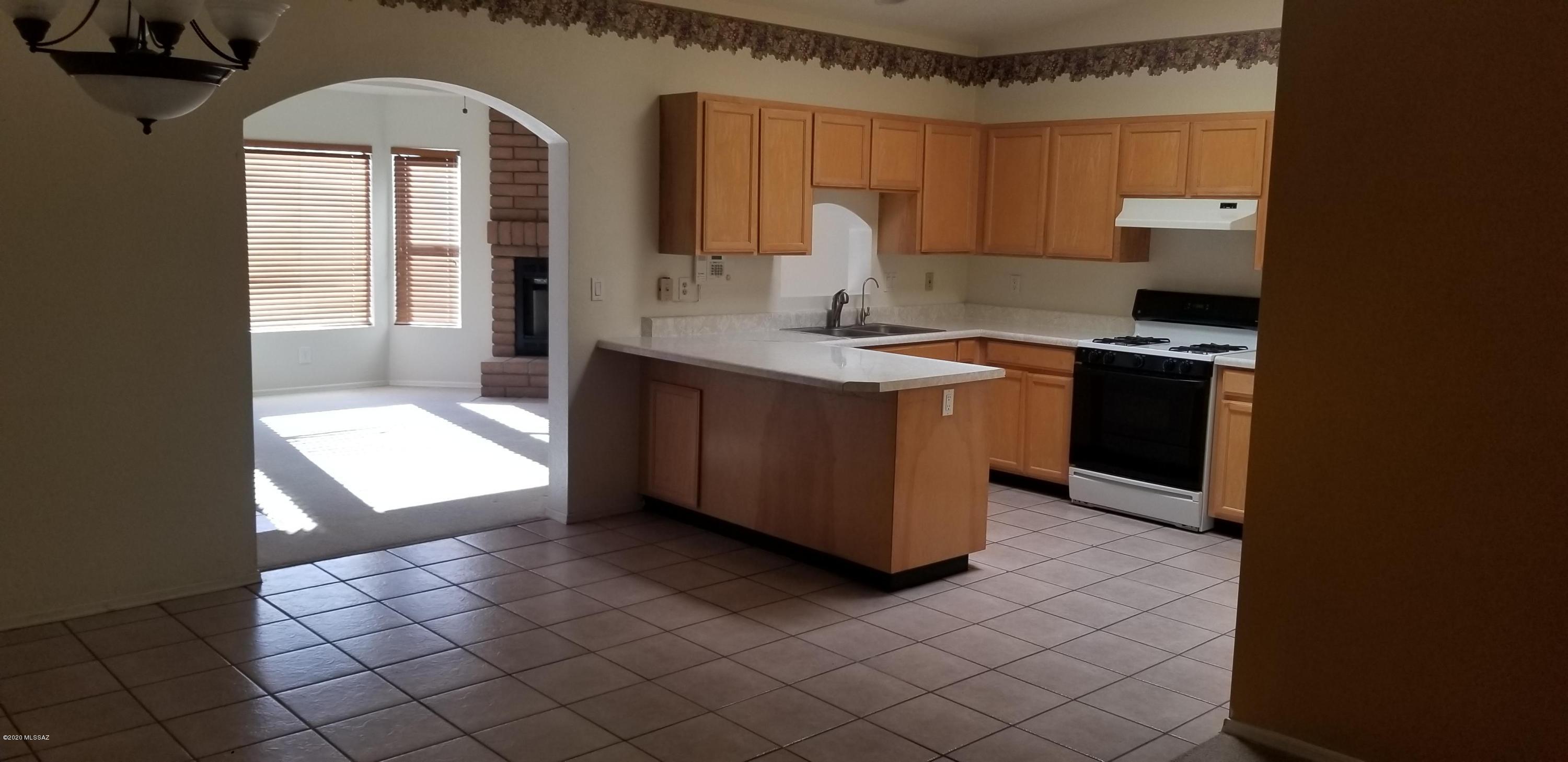 1737 Círculo Alameda Rio Rico, AZ 85648 - Photo 6 of 9