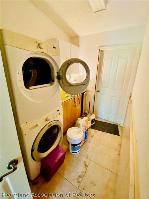 248 Tangerine Road Lake Placid, FL 33852 - Photo 11 of 16 a utility room with dryer and washer