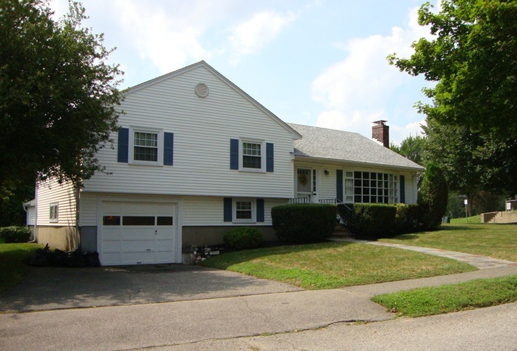 39 Sharpe Road Belmont, MA 02478 - Photo 11 of 18 Gallery Image 11