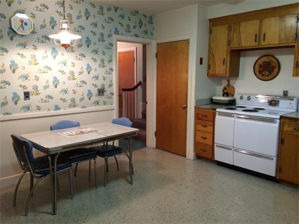 39 Sharpe Road Belmont, MA 02478 - Photo 8 of 18 Gallery Image 8