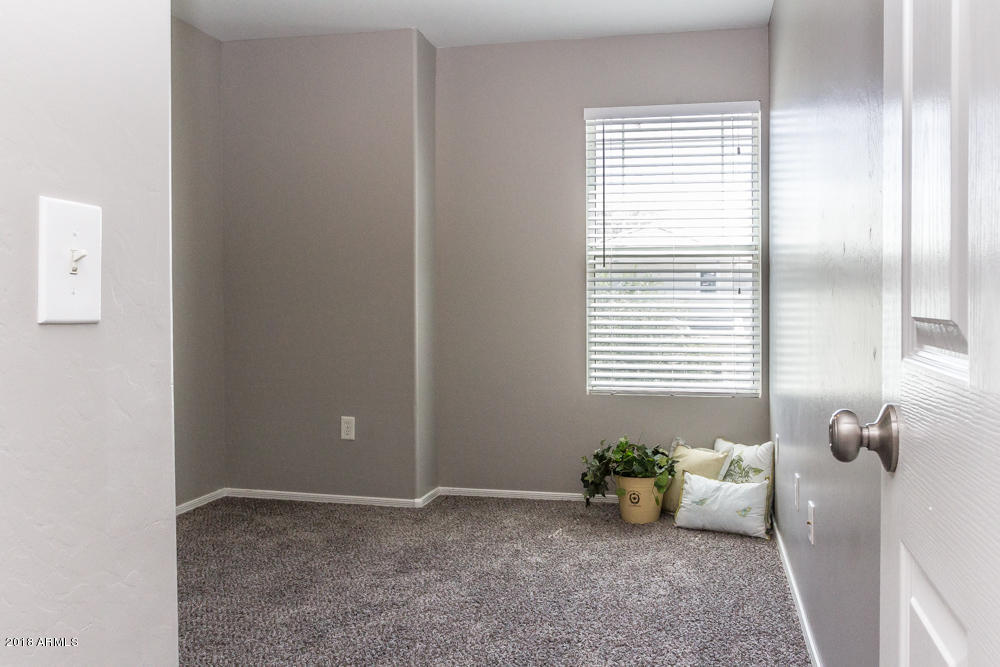 4014 West Carter Road Phoenix, AZ 85041 - Photo 27 of 33 IMG_8978