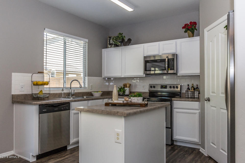 4014 West Carter Road Phoenix, AZ 85041 - Photo 5 of 33 IMG_8917