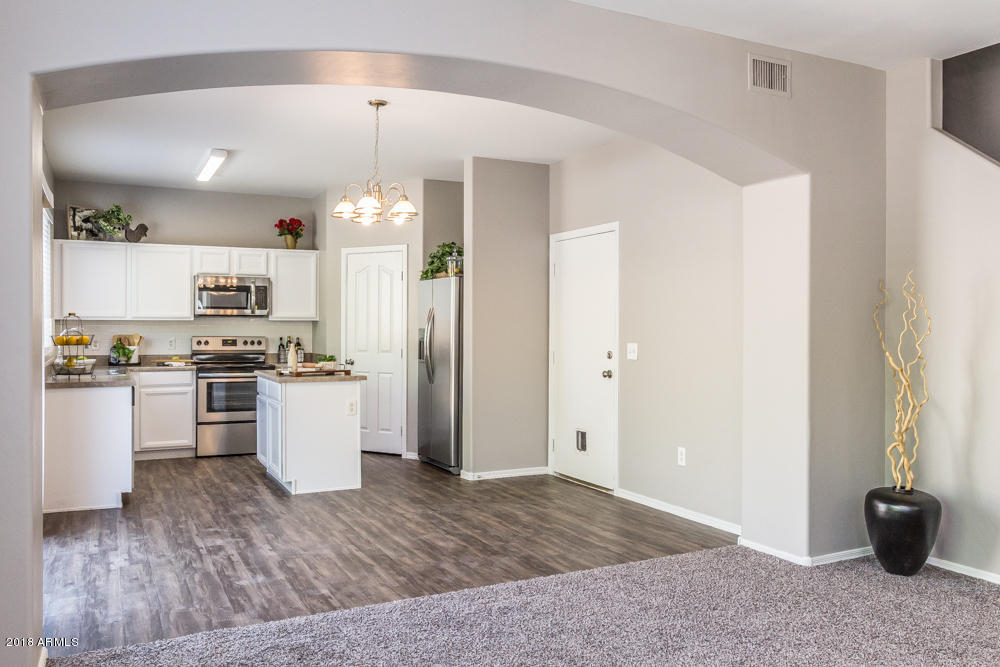 4014 West Carter Road Phoenix, AZ 85041 - Photo 7 of 33 IMG_8936