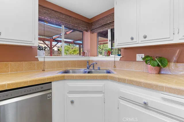 $574,900 | 23832 Fair Weather Drive, Canyon Lake, CA 92587