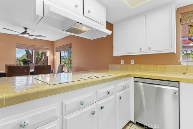 $574,900 | 23832 Fair Weather Drive, Canyon Lake, CA 92587