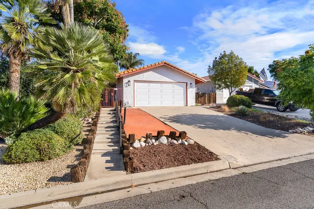 $574,900 | 23832 Fair Weather Drive, Canyon Lake, CA 92587