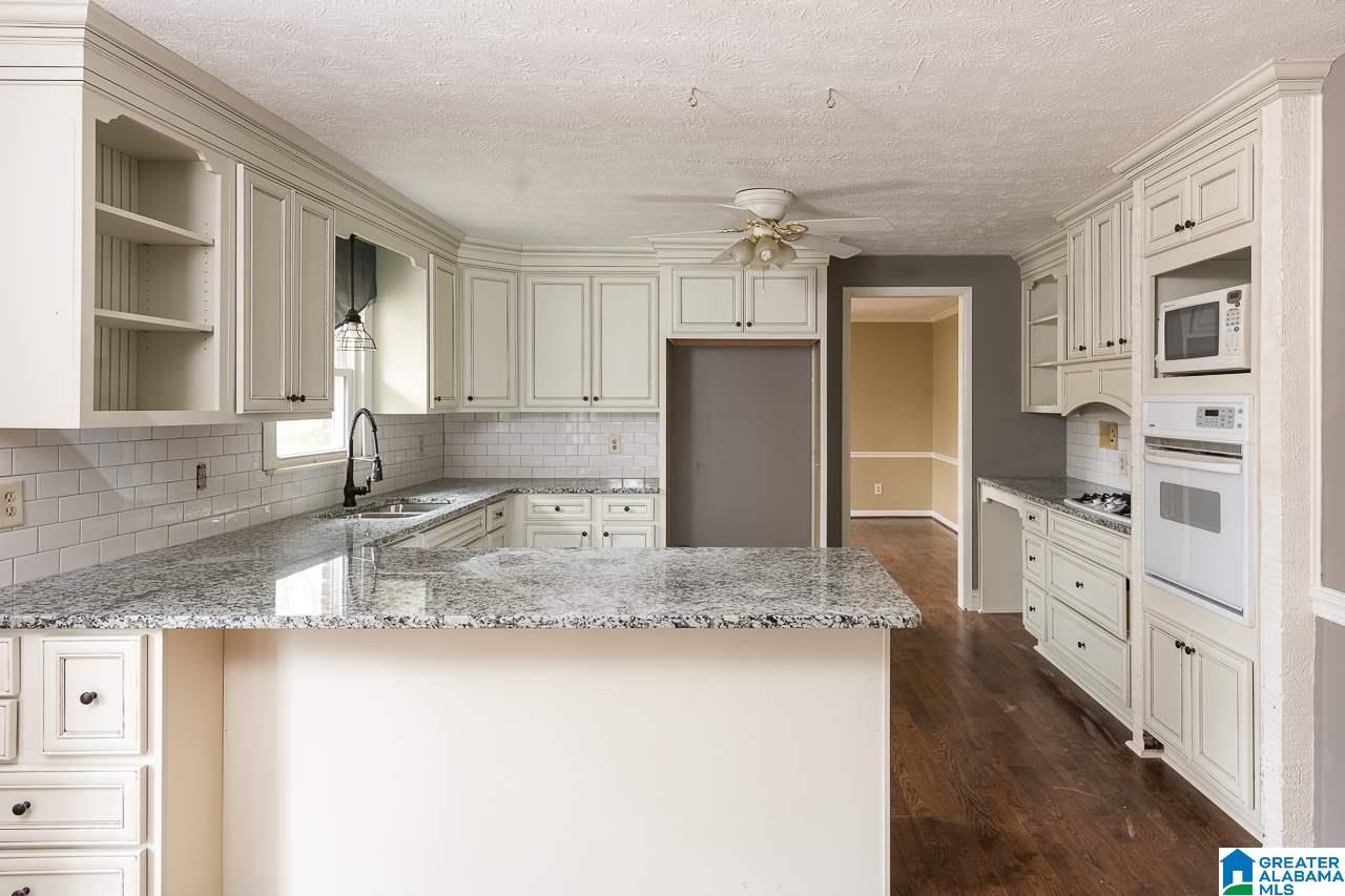 114 Hawthorne Street Talladega, AL 35160 - Photo 6 of 37