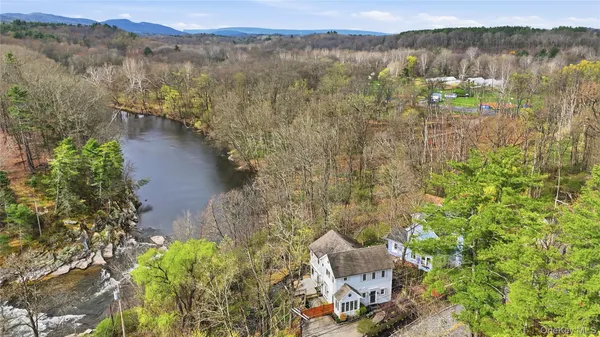 $649,900 | 669 Highway 213, Rosendale, NY 12472