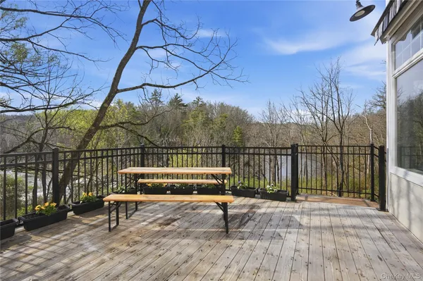 $649,900 | 669 Highway 213, Rosendale, NY 12472