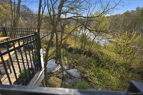 $649,900 | 669 Highway 213, Rosendale, NY 12472