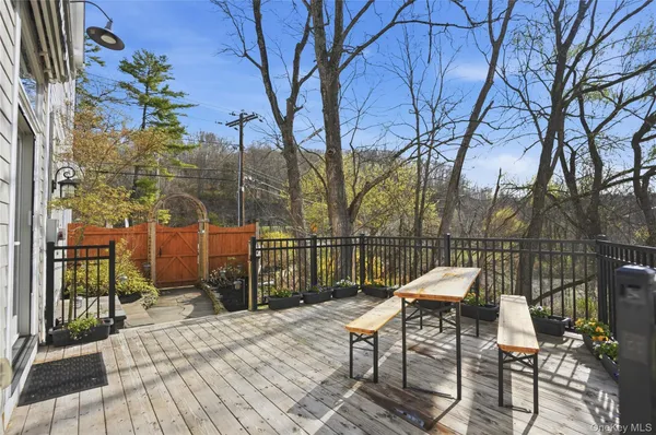 $649,900 | 669 Highway 213, Rosendale, NY 12472