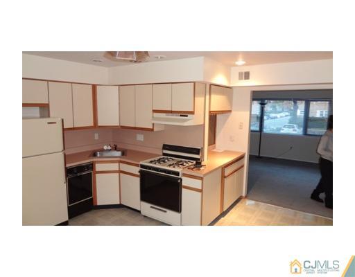 161 Evergreen Road, Unit 5A Edison, NJ 08837 - Photo 6 of 10 Gallery Image 6