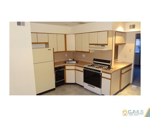 161 Evergreen Road, Unit 5A Edison, NJ 08837 - Photo 7 of 10 Gallery Image 7