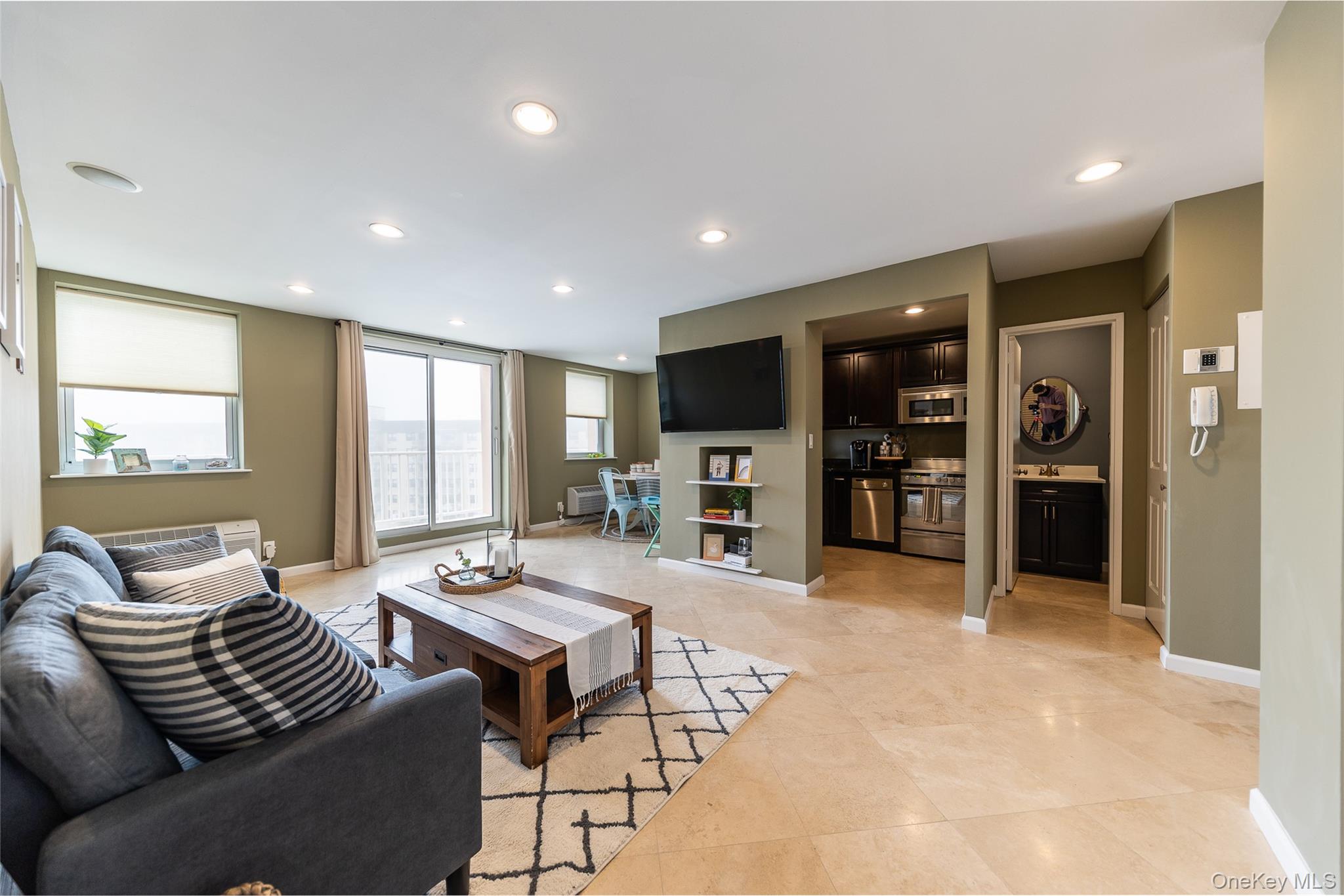 2 Richmond Road, Unit 6N Lido Beach, NY 11561 - Photo 28 of 29 Open floor plan oceanfront living room