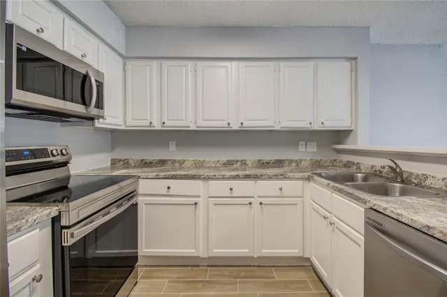 $1,779 | 810 Dunson Glen Drive, Unit 404, Houston, TX 77090