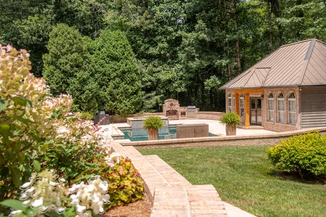 $1,975,000 | 72 Cool Spring Road, Signal Mountain, TN 37377