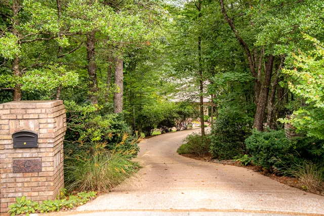 $1,975,000 | 72 Cool Spring Road, Signal Mountain, TN 37377