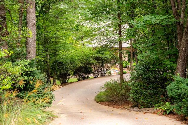 $1,975,000 | 72 Cool Spring Road, Signal Mountain, TN 37377