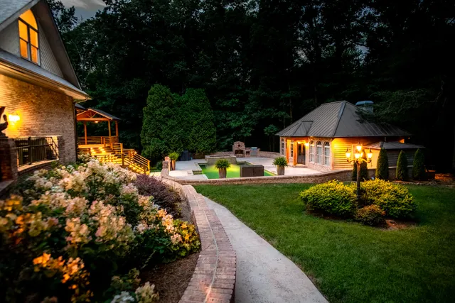 $1,975,000 | 72 Cool Spring Road, Signal Mountain, TN 37377