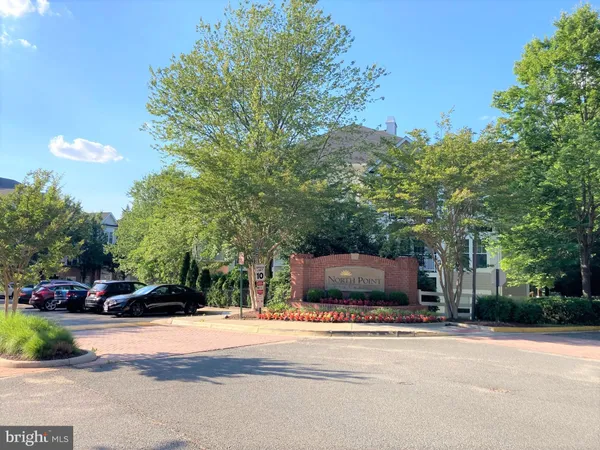 $2,490 | 1509 North Point Drive, Unit 303, Reston, VA 20194