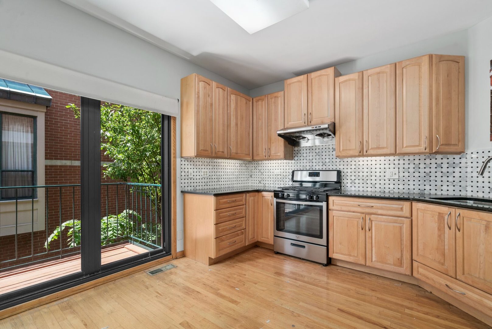 604 South Laflin Street Chicago, IL 60607 - Photo 3 of 15