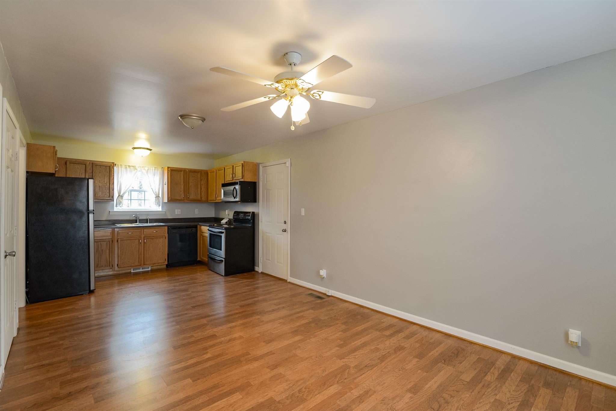 1001 Creek Bottom Road White Bluff, TN 37187 - Photo 2 of 17 Gallery Image 2