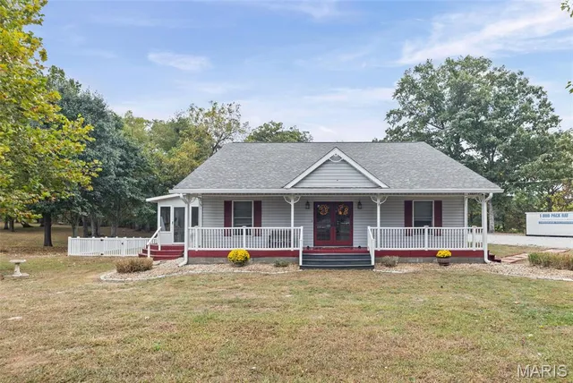 $385,000 | 34686 Gun Club Road, Brighton, IL 62012