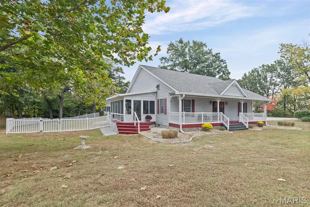 $385,000 | 34686 Gun Club Road, Brighton, IL 62012