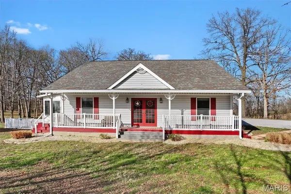 $385,000 | 34686 Gun Club Road, Brighton, IL 62012