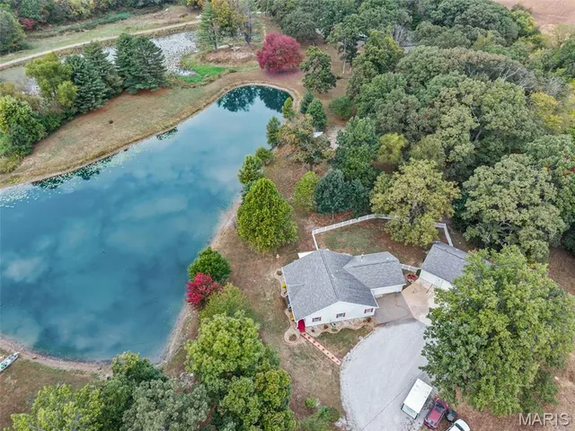 $385,000 | 34686 Gun Club Road, Brighton, IL 62012