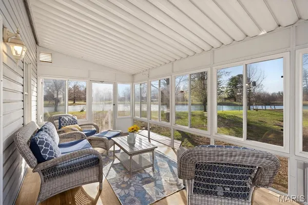 $385,000 | 34686 Gun Club Road, Brighton, IL 62012