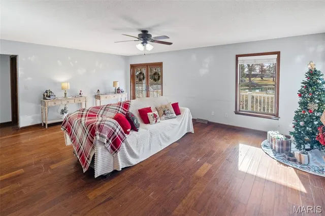 $385,000 | 34686 Gun Club Road, Brighton, IL 62012