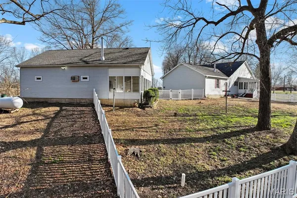 $385,000 | 34686 Gun Club Road, Brighton, IL 62012