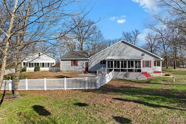 $385,000 | 34686 Gun Club Road, Brighton, IL 62012