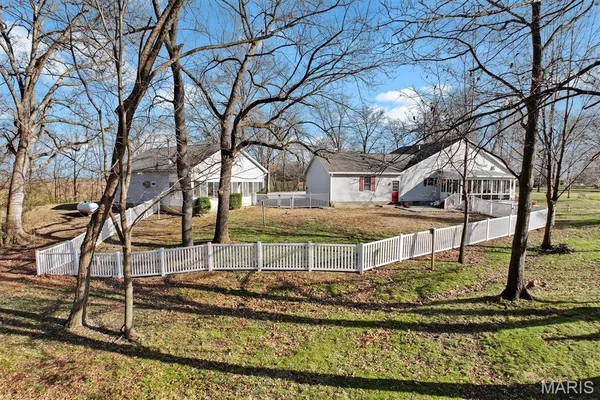 $385,000 | 34686 Gun Club Road, Brighton, IL 62012