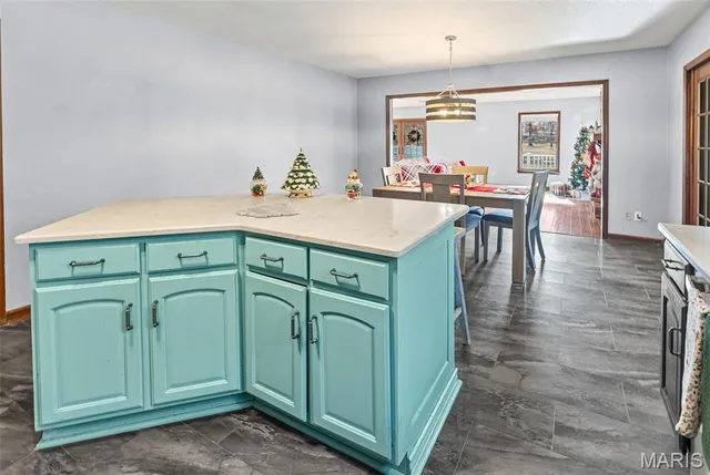 $385,000 | 34686 Gun Club Road, Brighton, IL 62012