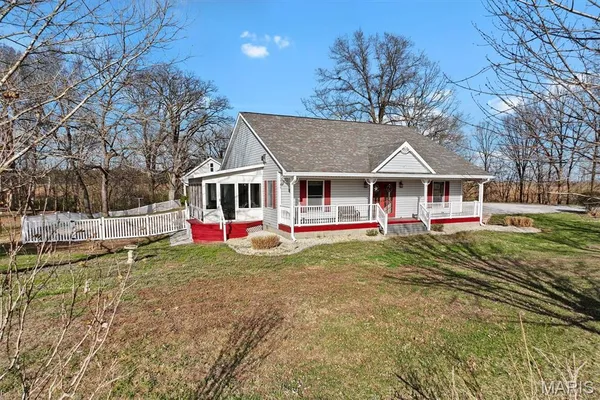 $385,000 | 34686 Gun Club Road, Brighton, IL 62012