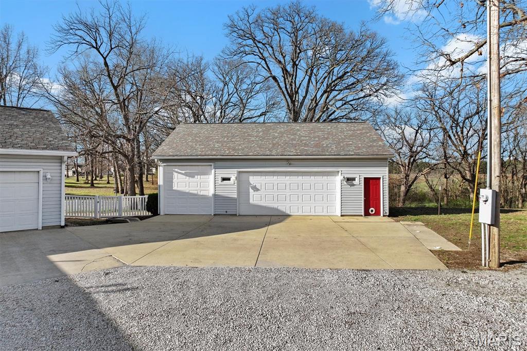 34686 Gun Club Road Brighton, IL 62012 - Photo 34 of 45